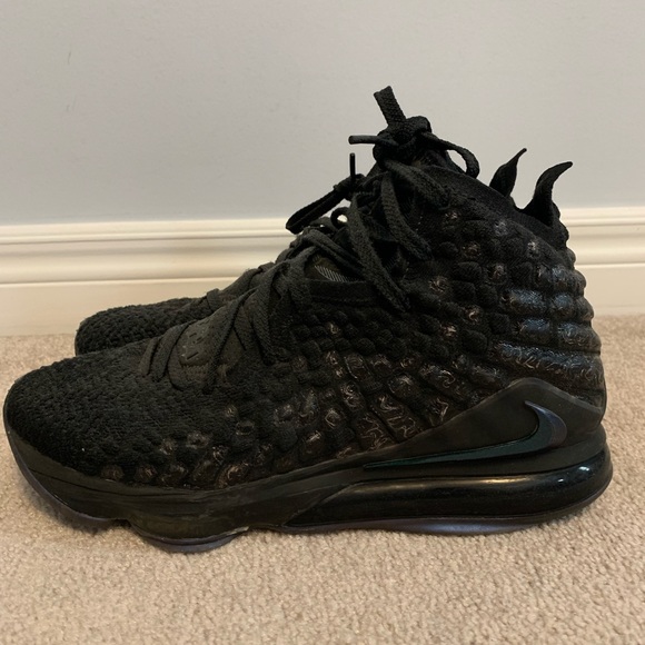 Lebron 17 EP ‘Global Currency’ - Picture 3 of 8